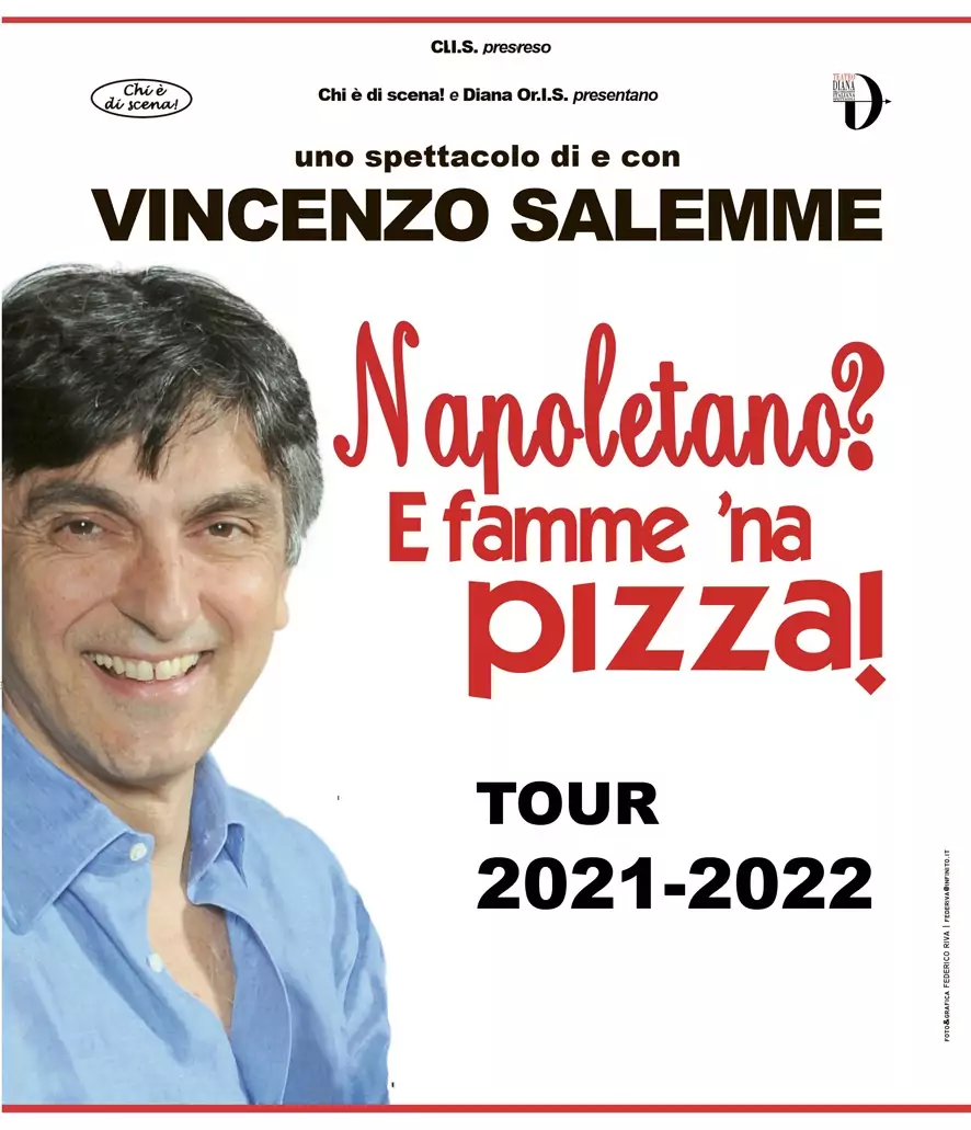 Featured image for “VINCENZO SALEMME Torna in teatro e porta in scena il suo pamphlet “NAPOLETANO? E FAMME ‘NA PIZZA””